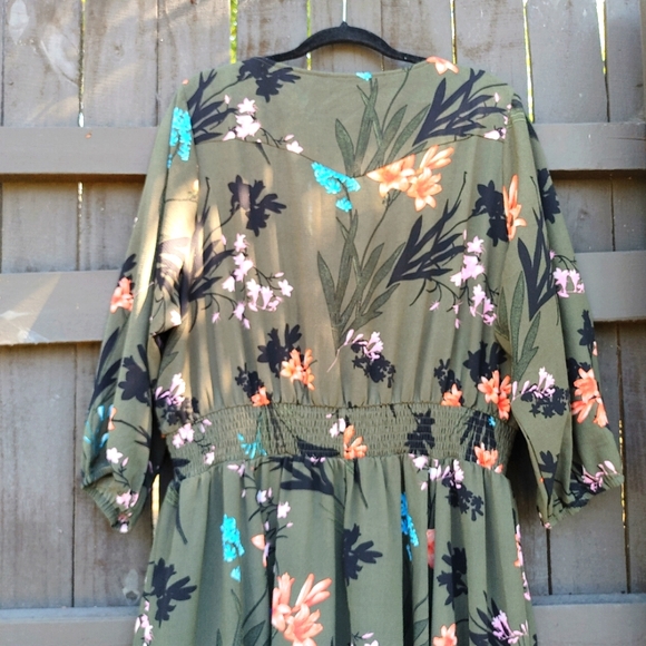 City Chic Floral Bohemian Maxi Dress Size XL/22 - Picture 6 of 10